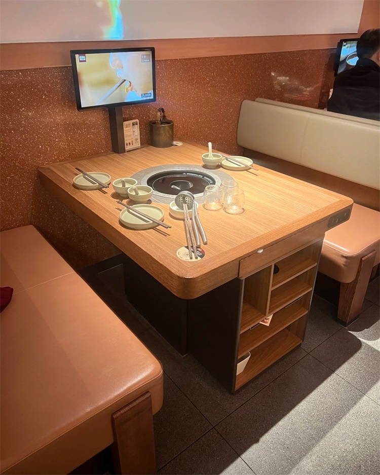 巴奴火锅店桌椅