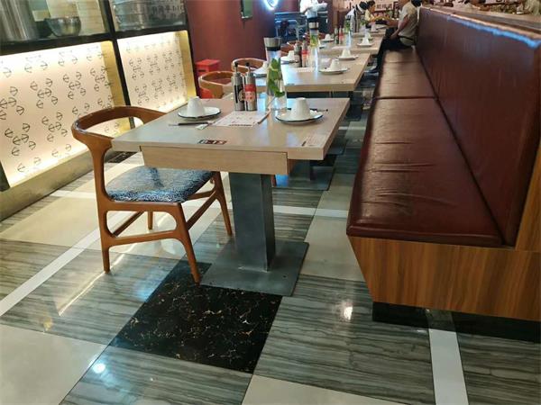 日日香鹅肉饭店北京店餐厅桌椅